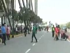 કર્ફ્યૂના પ્રથમ દિવસે અમદાવાદ એરપોર્ટ પર મુસાફરો રઝળ્યા, હજુ સુધી નથી શરૂ કરાઇ AMTS બસ 