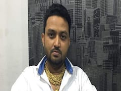 સુરતના રાંદેરમા કુખ્યાત રાકેશ મારુ નામના વ્યક્તિની હત્યા, જુઓ વીડિયો