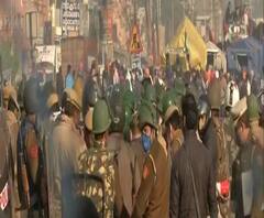 Delhi में किसानों को आंदोलन की परमिशन नहीं, NCR में आज भी Metro सेवा बाधित