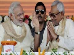 Bihar Election Result: दिल्ली से लेकर बिहार तक समर्थकों ने मनाया NDA की जीत का जश्न