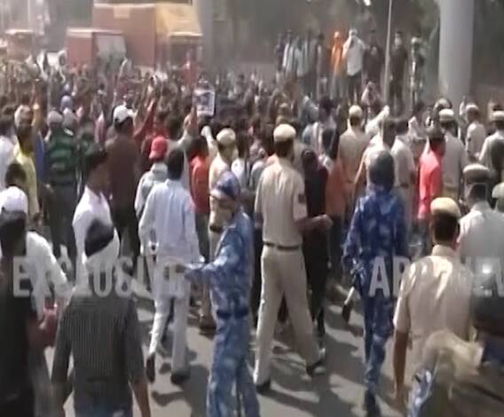 Faridabad हत्याकांडविरोधी आंदोलनाला हिंसक वळण; पंचायत सुरु असताना पोलिसांवर जोरदार दगडफेक