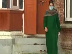 अपनी खोई राजनीतिक जमीन तलाशने में लगी महबूबा मुफ्ती