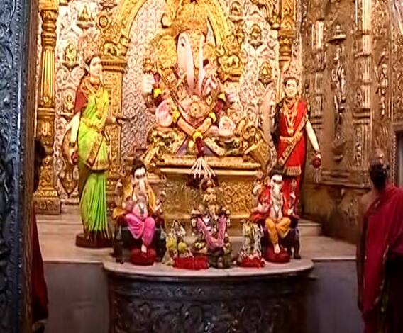 Temple Reopen | लॉकडाऊननंतर देवदर्शनाचा श्रीगणेशा; पुण्यातील दगडूशेठ हलवाई मंदिरात भाविकांची गर्दी