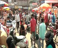 CoronaVirus | कोरोनाच्या संकटात 'जीवघेणी गर्दी'! खरेदी करताना 'कोरोना' विकत घेऊ नका!