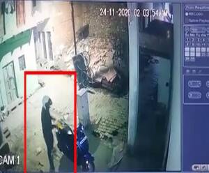 वकील ने किया जुआ खेलने से मना, तो दबंगों ने जला डाली स्कूटी| Agra| Ganga Prime| ABPGanga 