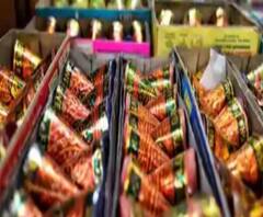 করোনা আবহে বাজি রুখতে কলকাতা-সহ জেলাতেও চলল পুলিশের অভিযান