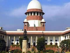 SC seeks status report from Delhi govt over the steps taken to combat Covid-19