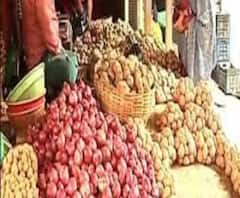 অগ্নিমূল্য আলু-পেঁয়াজ, এখনই বদলাবে না পরিস্থিতি, মনে করছেন ব্যবসায়ীরা 