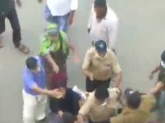 વડોદરાની SSG હોસ્પિટલમાં સુરક્ષાકર્મીઓએ દર્દીના સગાને લાકડીથી માર્યો માર, VIDEO વાયરલ