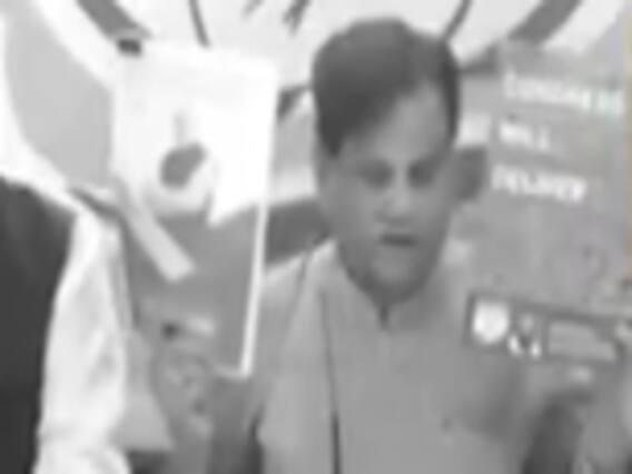 અહમદ પટેલના પાર્થિવ દેહનો કોરોના રિપોર્ટ આવ્યો પોઝિટિવ, જુઓ વીડિયો