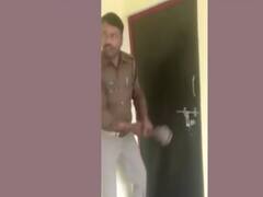 UP: Chitrakoot Police officer saves girl from committing suicide | Viral Express