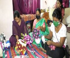 Diwali 2020 | सौदी अरेबीयातून आलेल्या आनंद साळवींनी सुरू केला घरगुती फुलांच्या कंदीलाचा व्यवसाय