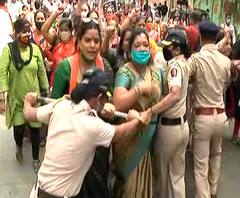 Electric Bill | वाढीव वीज बिलांविरोधात महावितरणाच्या मुख्यालयावर BJP Mahila Aghadi चा धडक मोर्चा