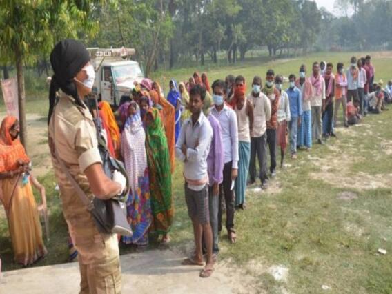 Bihar Phase-3 Voting: मतदान जारी, देखिए पोलिंग बूथ से ग्राउंड रिपोर्ट | Bihar Election 2020