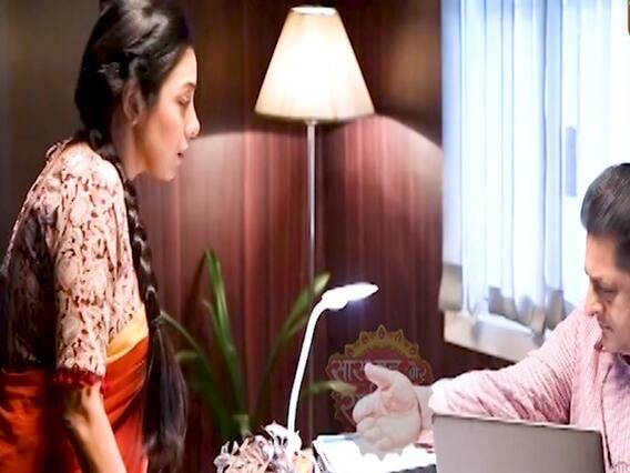 Anupamaa's father-in-law suffers heart-attack, to undergo operation