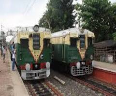 বুধবার থেকে চাকা গড়াবে লোকাল ট্রেনের, তার আগে ৯ জেলার ডিএম, এসপিদের সঙ্গে বৈঠক স্বরাষ্ট্র সচিবের