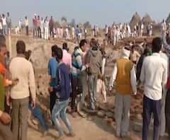 ये क्या !, जलती चिता को बुझाने के लिए भिड़ गए दो परिवारवाले | Purab Pashchim 