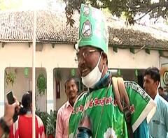 Bihar Election Results 2020 | लालू प्रसाद यादव यांच्या 'या' अनोख्या कार्यकर्त्याला पाहिलं का?