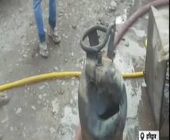 गैस सिलेंडर में आग लगने से धमाका, तीन दुकानें जलकर खाक। Haridwar