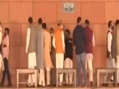 Bihar Election Results 2020 : जीत की ओर NDA, BJP दफ्तर में जीत के जश्न की तैयारी