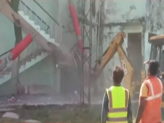 France के खिलाफ रैली निकलने वाले कांग्रेस MLA के कॉलेज पर चला बुलडोजर, अतिक्रमण का आरोप