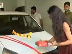 ધનતેરસના દિવસે રાજકોટમાં બાઇક અને કારની ધૂમ ખરીદી, જુઓ વીડિયો