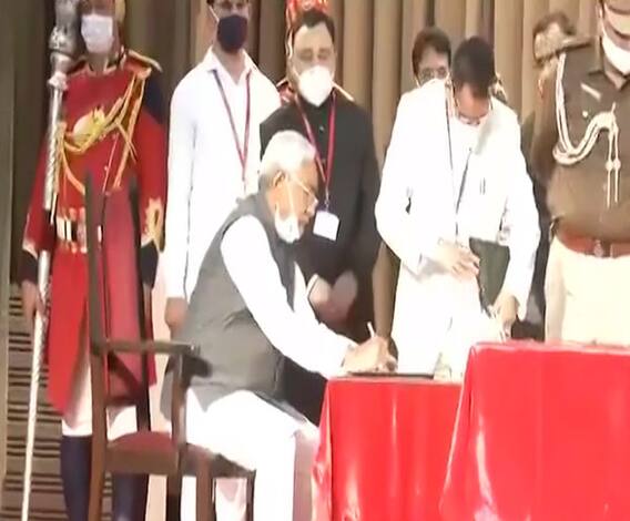 Nitish Kumar Oath Ceremony | नितीश कुमार बिहारचे 37 वे मुख्यमंत्री, सातव्यांदा घेतली शपथ