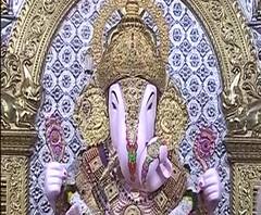 Diwali 2020 | वसुबारसनिमित्त दगडूशेठ मंदिराला आकाशकंदिलाची आरास, विविध रंगांनी मंदिर उजळलं!