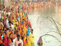War of words intensifies b/w BJP & AAP over Chhath Puja at public places
