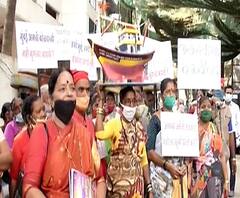 BMC Action | मुंबईतील कोळी बांधवांच्या घरावर मनपाची कारवाई; मनसेचं आंदोलन