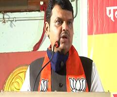 सावरकरांसंदर्भात आक्षेपार्ह लिहिणाऱ्यांसोबत सत्तेत बसलेत, हे काय बोलणार भगव्याबद्दल -देवेंद्र फडणवीस