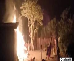 नशे में अपना घर फूंका, होश आया तो फूट-फूटकर रोया युवक| Lakhimpur Kheri| Poorab Paschim| ABPGanga 