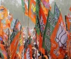 ফটাফট: খাতরায় BJP জেলা সম্পাদককে মারধর, জয়নগর ও সোনারপুরে Suvendu Adhikari-র অনুগামীদের ব্যানার, সঙ্গে অন্য খবর