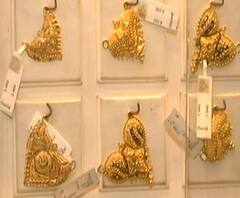 Gold | सोने खरेदीसाठी बाजारात नागरिकांची लगबग, दिवाळीनंतर सोन प्रतितोळा पासष्ठी ओलांडण्याची शक्यता