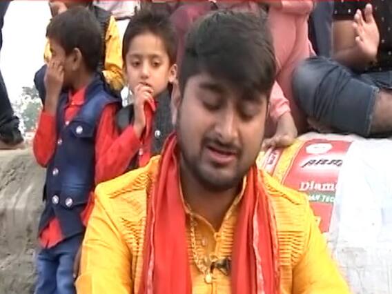 Deepak Thakur sings special song as devotees wait to offer arghya to Sun