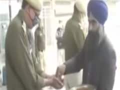 Union Agriculture Minister Tomar arrives at HM Shah's residence to meet over Farmers protest