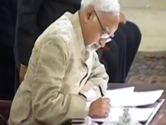 Corona : देश पर आफत, नेताओं को सूझे सियासत 