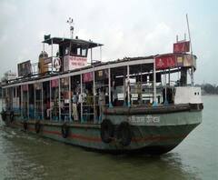 লোকাল ট্রেন চালু হতেই ভিড় বাড়ছে হাওড়া ফেরিঘাটে, লাভের আশায় হুগলি জলপথ পরিবহন সমিতি