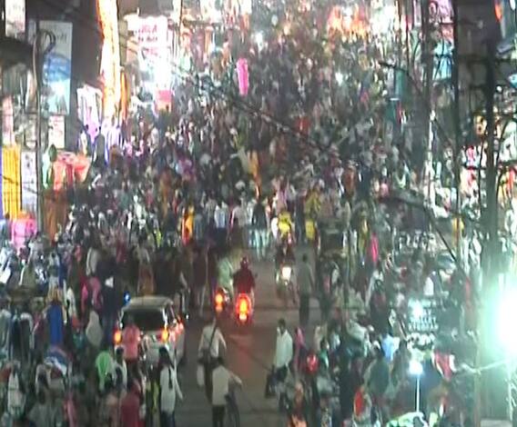 Nagpur Market Crowd | नागपूरच्या सीताबर्डी मार्केटमध्ये तोबा गर्दी,दिवाळीच्या खरेदीसाठी कोरोनाचा विसर..