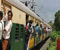 ৭টায় বাংলা (২): নিউ নর্মালে লোকাল ট্রেন চালুর আগে একাধিক ব্যবস্থা, লোকাল ট্রেনে মান্থলি রিনিউয়ের প্রথম দিনেই বিপত্তি, সঙ্গে অন্য খবর