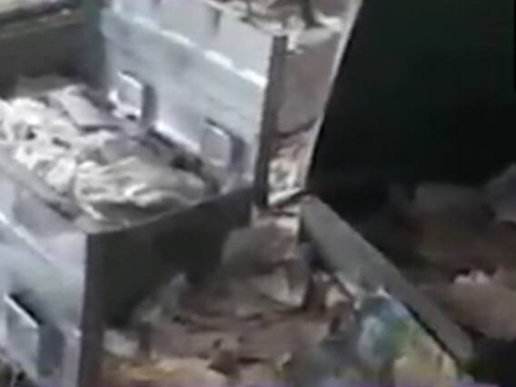 સુરતઃ પાંડેસરાની શાળામાં એક હજાર જોડી યુનિફોર્મ મળી આવ્યા, વિપક્ષે ભ્રષ્ટાચાર થયાનો લગાવ્યો આરોપ