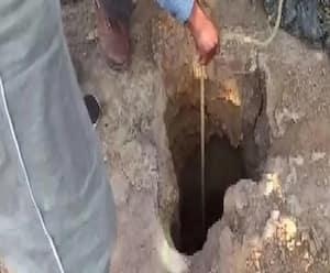 Mahoba: चार साल का मासूम बोरवेल में गिरा, Lucknow से बुलाई गई Rescue Team| Ganga Prime | ABP Ganga