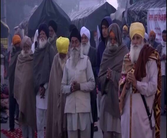 Farmers Protest | दिल्लीतल्या गुरुद्वारांचा शेतकऱ्यांसाठी पुढाकार; आंदोलकांना अन्नधान्याचा पुरवठा 