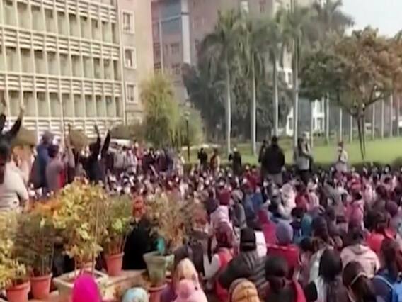AIIMS हड़ताल: जानिए नर्स यूनियन की मांग क्या है? । बंगाल का 'बवाली' चुनाव । 7 का पंच । फुल एपिसोड