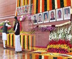 Parliament Attack की 19वीं बरसी आज, PM Modi ने शहीदों को दी श्रद्धांजलि| ABPGanga