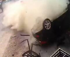 पुणे-बंगळुरू महामार्गाजवळ गाडीचा भीषण अपघात, गाडीवरून ताबा सुटल्याने गाडी दुकानामध्ये शिरली