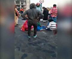 শেষকৃত্য সেরে ফেরার পথে উড়ালপুলে উল্টে গেল গাড়ি, আহত ৩০, গুরুতর জখম ১০