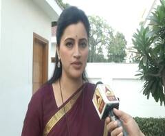 Navneet Rana on Protest | राजकीय पक्षांनी शेतकऱ्याला पुढे करून हे आंदोलन केलं आहे - नवनीत राणा 