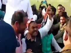 MP: पुलिस और कांग्रेस समर्थकों में झड़प