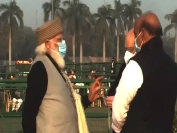 अटल बिहारी वाजपेयी को श्रद्धांजलि देने 'सदैव अटल स्मारक' पहुंचे PM Modi